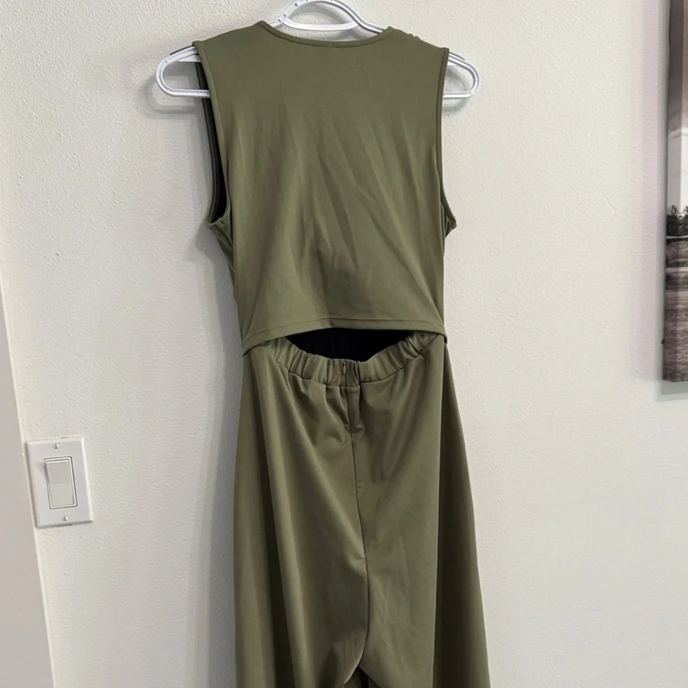 HALARA Sleeveless Olive Green V-Neck forming Jumpsuit size SMALL - Picture 7 of 11